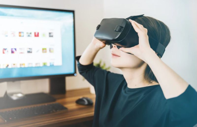 Virtual Reality in China photo credit: Unsplash