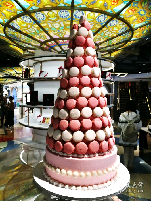 Daxue consulting-Macarons pyramid in China