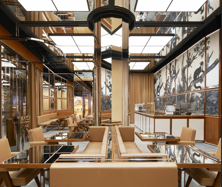 Burberry café luxury brands in China