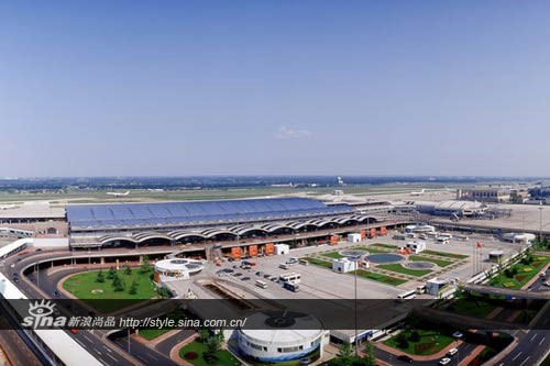 Beijing International Airport Terminal 2, 1990 air travel in China 
