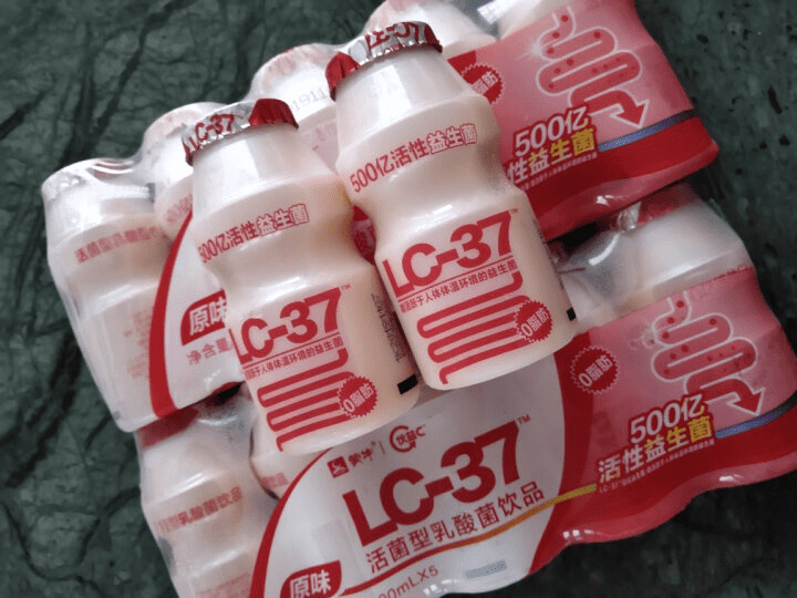 Yakult’s packaging Yakult in China 