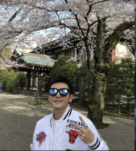 daxue-consulting-PR mistakes that foreign brands make in China=Zhang Zhehan posing at the Yasukuni shrine