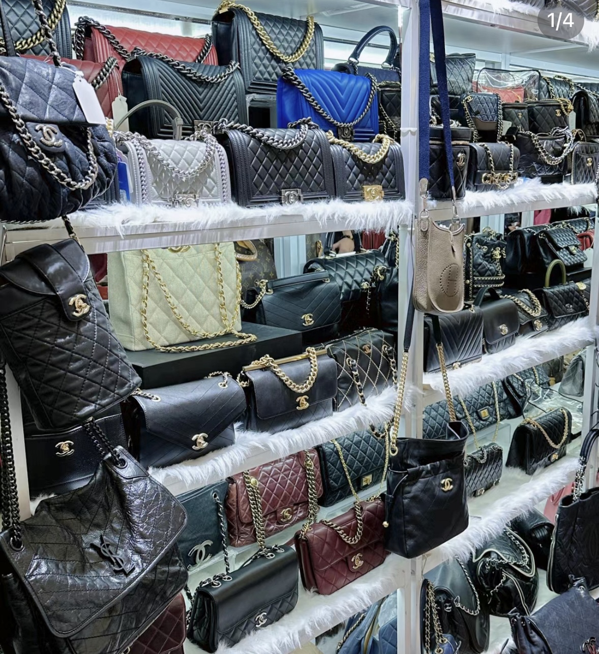 Second-hand luxury market in China: second-hand luxury bag store in China